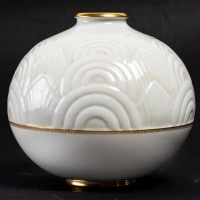 Vase boule porcelaine émaillée de SEVRES décor de Marcel PRUNIER