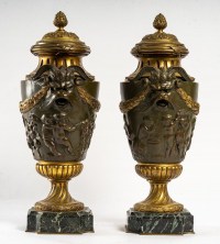 Paire de Cassolettes en Bronze Patiné et Doré,  XIXème siècle
