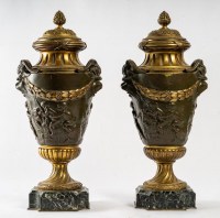 Paire de Cassolettes en Bronze Patiné et Doré,  XIXème siècle