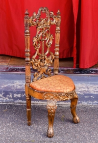 Chaise en bois sculpté et doré, XVIIème siècle