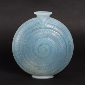 Vase « Escargot » verre opalescent double couche patiné bleu de René LALIQUE||||||||
