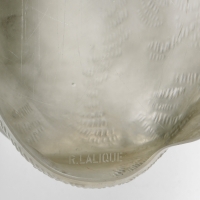 Statuette &quot;Chat Couché&quot; verre blanc de René LALIQUE