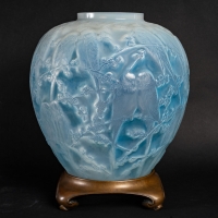 René Lalique 1919 - Opalescent Parakeets Vase