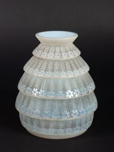 Vase « Ferrières » verre opalescent patiné gris de René LALIQUE|||||||