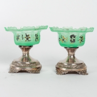 Set de confiturier en opaline vert émaillé du XIXème siècle avec base en argent