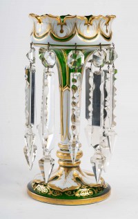 Paire de porte ananas en cristal de Bohème vert et opaline blanc