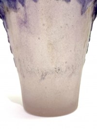 Vase &quot;Masques&quot; pâte de verre violette, turquoise et blanche de Gabriel ARGY-ROUSSEAU