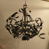 1900′ Lustre Boule de Gui en Bronze Art Nouveau à 4 Lampes