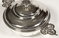 Cardeilhac -  Covered vegetable dish in solid silver mascaron 19th