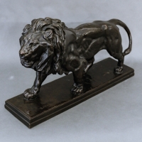 Sculpture - Le Lion Marchant , Antoine-Louis Barye (1795-1875) - Bronze