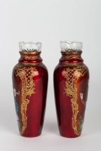 Paire de vases en émail élégants 19e siècle