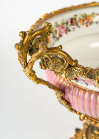 Paire de coupe en porcelaine à décors , XIXème siècle, Napoléon III