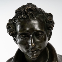 Buste en bronze sur base en marbre, milieu XIXème.