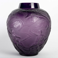 Vase &quot;Archers&quot; cristal violet de LALIQUE FRANCE