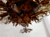 1970′ Plafonnier ou Applique à Décor de Fleurs et Feuilles en Métal Doré Style Maison Baguès Feuilles en Verre 15 Ampoules