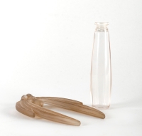 Flacon &quot;Bouchon Eucalyptus&quot; verre blanc patiné sépia de René LALIQUE