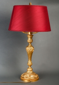 Grande lampe en bronze doré