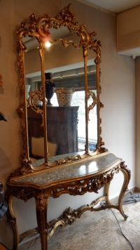 Console et son miroir en bois sculpté et doré. Réf: 226.