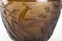 Vase Monumental « Antilopes et Feuillages » verre topaz profondément dégagé à l’acide de DAUM