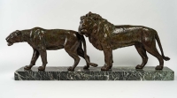 Bronze lion et lionne, marbre vert, début XXème siècle