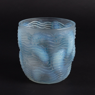 Vase « Dauphins » verre opalescent patiné bleu de René LALIQUE|||||||