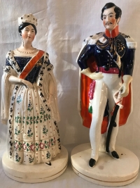 Couple princier en porcelaine anglaise. Réf: Charles 12.