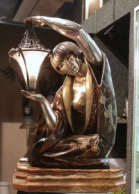Maurice Guiraud-Rivière - Lampe Femme à la lanterne