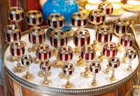 Ensemble de 24 verres rouge et or, XIXème siècle
