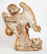 Ange en bois sculpté du XVIIIème siècle