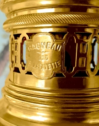 Paire de lampes en émaux cloisonnés à fond bleu montées en bronze doré, fin XIXème siècle