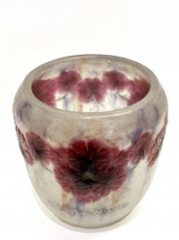 Vase &quot;Géranium&quot; pâte de verre rose, violette et blanche de Gabriel ARGY-ROUSSEAU