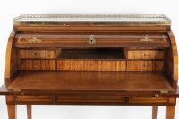 Bureau cylindre Louis XVI en bois de rose et amarante estampillé de VASSOU