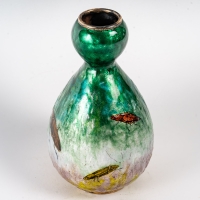 Vase émaillé sur cuivre, sur base en argent, à décor d&#039;insectes, signé P.Bonnaud Limoges, 1905