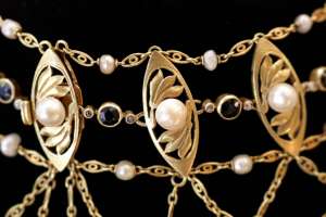 Collier ras de cou Art Nouveau or, perles et saphirs