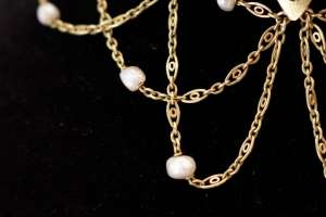Collier ras de cou Art Nouveau or, perles et saphirs