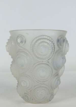 René Lalique  paire de vases &quot;spirales &quot;opalescent