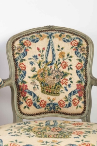 A Pair Louis XV period (1724 - 1774) of armchairs cabriolets.