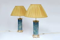 Paire de lampes rouleaux en émaux cloisonnés et bronze doré, circa 1900