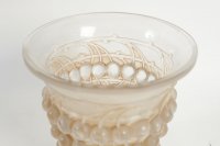 René Lalique (1860-1945) Vase  &quot;Montmorency&quot;