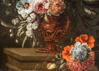 Vase de fleurs sur un entablement. École  Italienne Du XVIII Siècle.