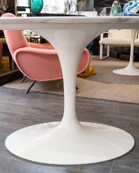 Eero Saarinen pour Knoll : Table « Tulip ovale » en marbre calacatta oro