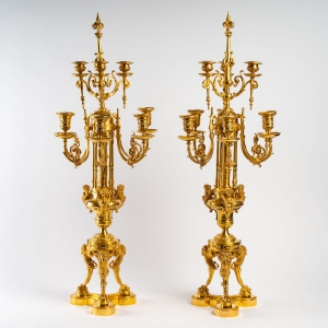 Paire de candélabres style Louis XVI, bronze doré.|||||||||
