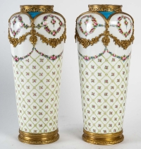Très belle Paire de Vases en Porcelaine de Sèvres signé, XIXème siècle