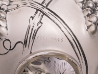 Brûle-Parfum &quot;Raisins&quot; verre blanc émaillé noir d&#039;origne socle bois de René LALIQUE pour ROBJ