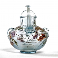 Vase Brûle-Parfums &quot;Vol d&#039;un Lépidoptère parmi des Gaillardes&quot; verre clair de lune émaillé d&#039;Emile Gallé