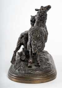 &quot;Chien attaquant un mouton&quot;, bronze signée Isidore Bonheur, XIXème siècle