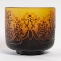 D&#039;Argental, Vase Aux Fleurs Stylisées