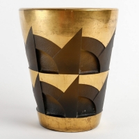 Vase Art-Déco Moderniste verre topaze fumé émaillé doré de Jean LUCE