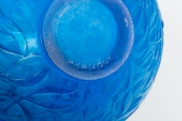 Vase « Gui » verre bleu électrique de René LALIQUE