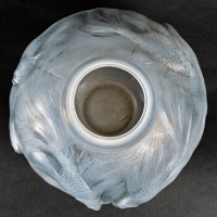 Vase &quot;Formose&quot; verre opalescent double couche patiné bleu-vert de René LALIQUE